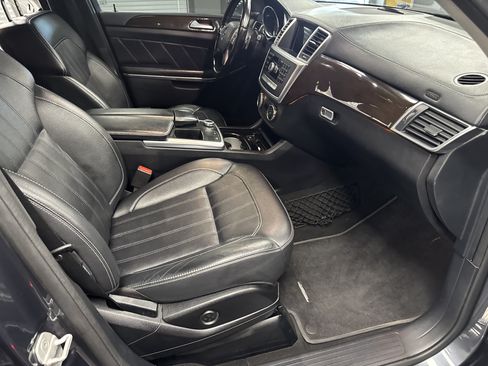Used 2014 Mercedes-Benz GL 450 4MATIC image 16