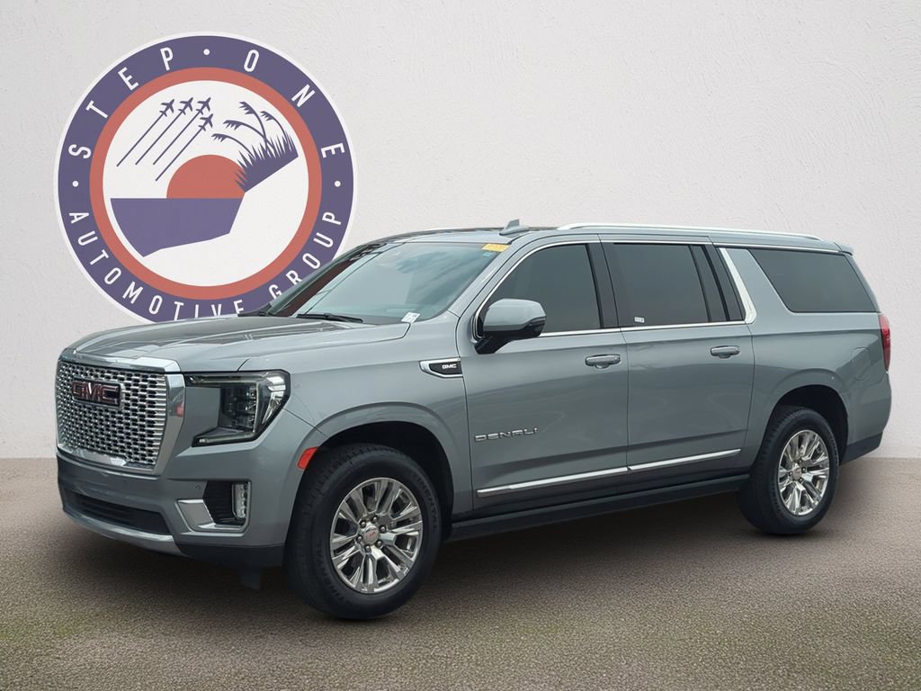 Used 2023 GMC Yukon XL Denali AWD/4WD image 1
