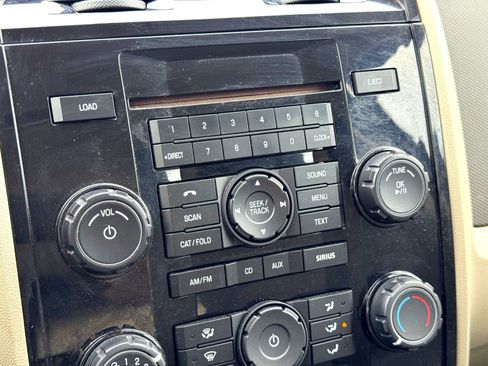 Used 2011 MAZDA Tribute i Sport image 27