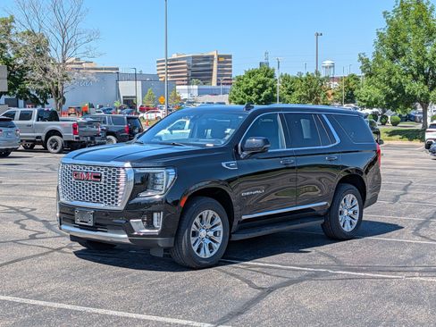 Used 2022 GMC Yukon Denali AWD/4WD image 2