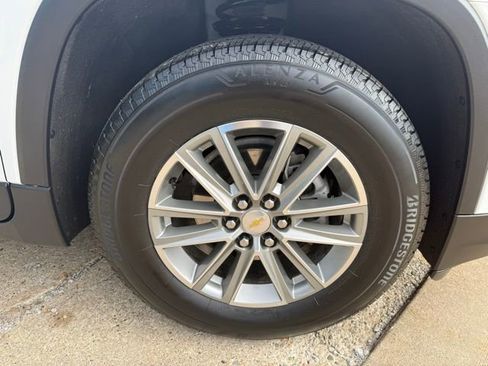 Certified 2023 Chevrolet Traverse LT image 12