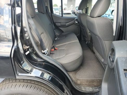 Used 2015 Nissan Xterra PRO-4X w/ Nevada Tow Package AWD/4WD image 14