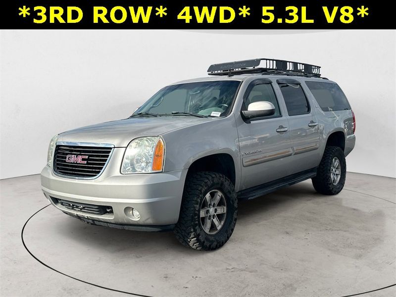 Used 2007 GMC Yukon XL SLT w/ SLT Preferred Equipment Group image 1