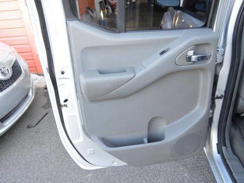 Used 2008 Nissan Frontier SE w/ SE Value Truck Pkg image 41