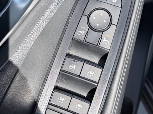 Used 2023 Nissan Rogue SV image 22