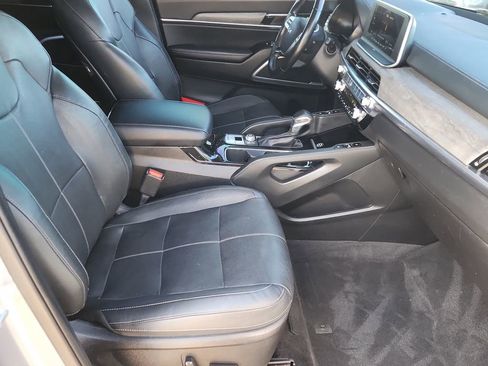 Used 2022 Kia Telluride EX w/ Towing Package image 17