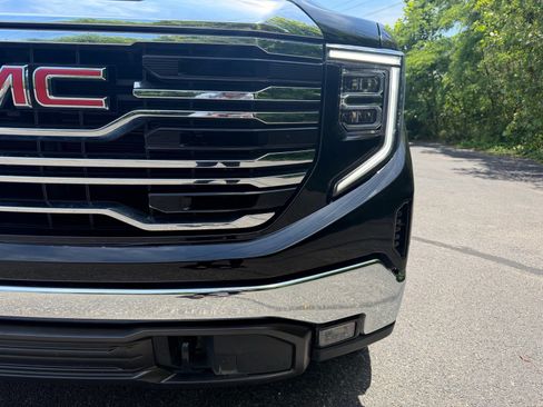 Used 2025 GMC Sierra 1500 SLT AWD/4WD image 6