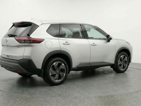 Used 2025 Nissan Rogue SV image 9