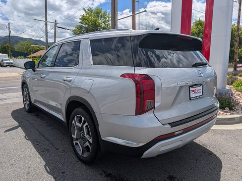 Used 2024 Hyundai Palisade Limited FWD image 5