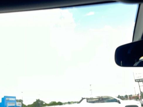 Certified 2022 Chevrolet Equinox RS w/ LPO, Floor Liner Package image 38