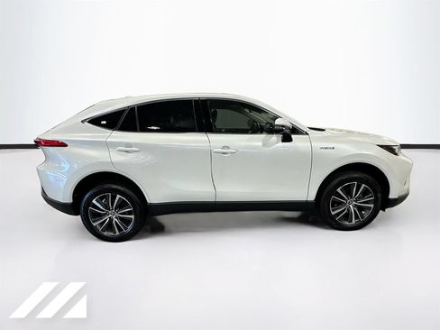 Used 2021 Toyota Venza LE w/ Carpet Mat Package (TMS) AWD/4WD image 4
