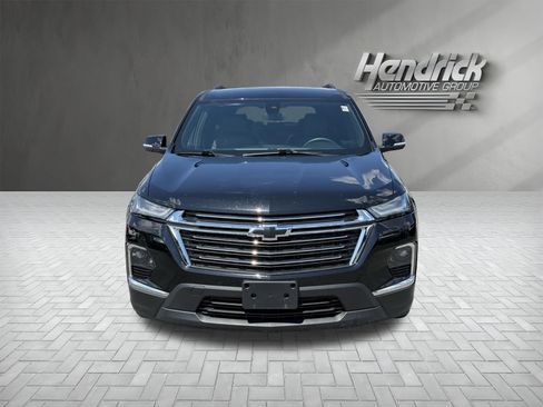 Used 2023 Chevrolet Traverse LT AWD/4WD image 3