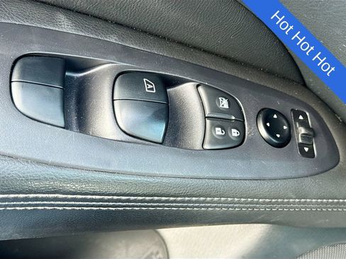 Used 2020 Nissan Pathfinder S image 17