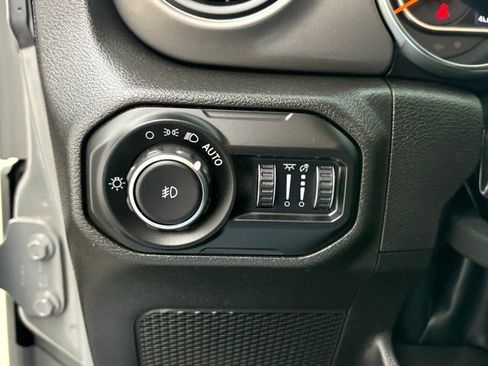 Used 2022 Jeep Wrangler Unlimited Sport image 24