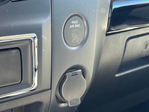 Used 2023 Nissan Titan SV w/ SV Convenience Package image 29