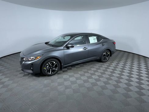 New 2025 Nissan Sentra SV image 4