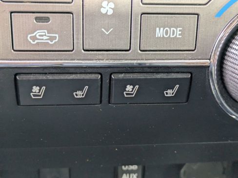 Used 2018 Toyota Tundra Platinum image 24