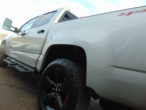 Used 2019 Chevrolet Colorado LT w/ Redline Special Edition image 15