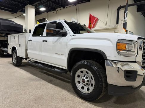 Used 2017 GMC Sierra 3500 4x4 Crew Cab w/ Snow Plow Prep Package image 14