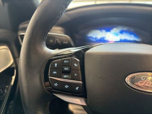 Used 2022 Ford Explorer Platinum w/ Technology Package AWD/4WD image 37