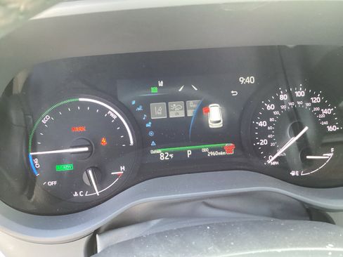 Used 2025 Toyota Sienna XLE w/ XLE Plus Package FWD image 21