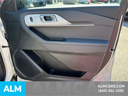 Used 2025 Ford Explorer Active image 17