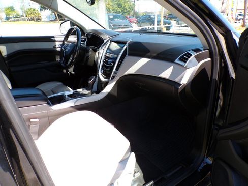 Used 2014 Cadillac SRX Luxury w/ Driver Awareness Package image 20