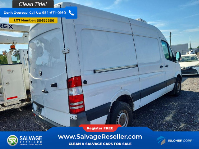 Used 2015 Freightliner Sprinter 2500 w/ Additional Battery Package RWD image 4