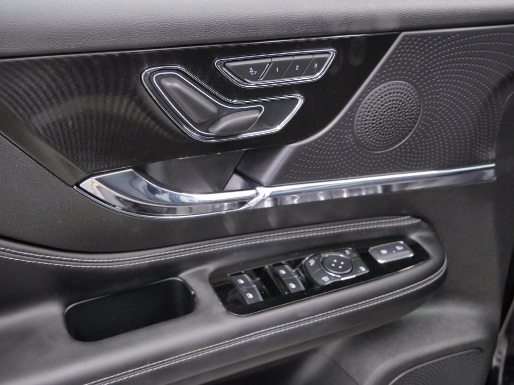 Used 2024 Lincoln Corsair AWD w/ Equipment Group 101A image 19