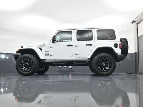 Used 2018 Jeep Wrangler Unlimited Sahara AWD/4WD image 20