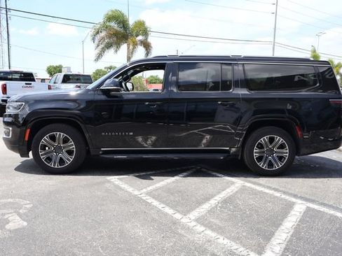 Used 2024 Jeep Wagoneer L Series II w/ Flexible Seating Group AWD/4WD image 4