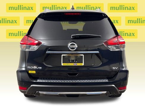 Used 2019 Nissan Rogue SV w/ Premium Package image 8