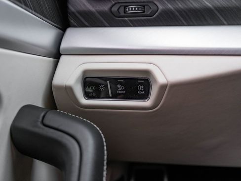 Used 2019 Lamborghini Urus image 28