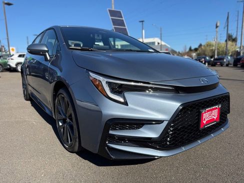 New 2026 Toyota Corolla SE image 2