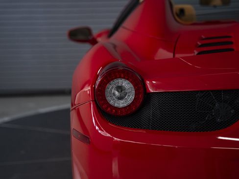 Used 2012 Ferrari 458 Spider RWD image 16