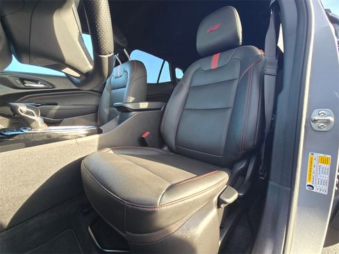 Certified 2025 Chevrolet Trax RS w/ Driver Confidence Package image 17