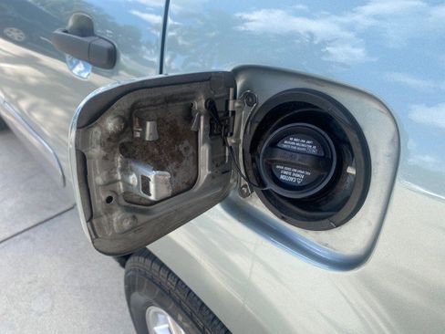 Used 2005 Toyota RAV4 2WD image 77