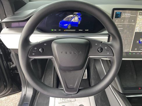 Used 2024 Tesla Model X Plaid image 16