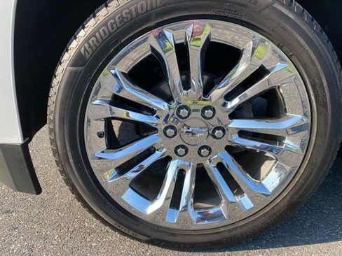 Used 2019 Chevrolet Suburban LT AWD/4WD image 34