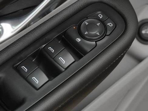 Used 2024 GMC Terrain SLT image 20