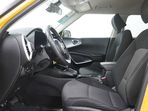 Used 2020 Kia Soul S FWD image 18