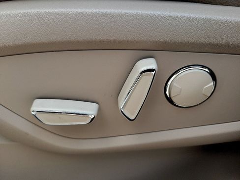 Certified 2023 Lincoln Nautilus FWD w/ Premium Package image 12