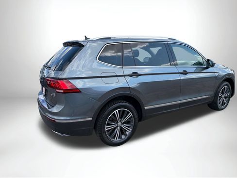 Used 2018 Volkswagen Tiguan SEL AWD/4WD image 6