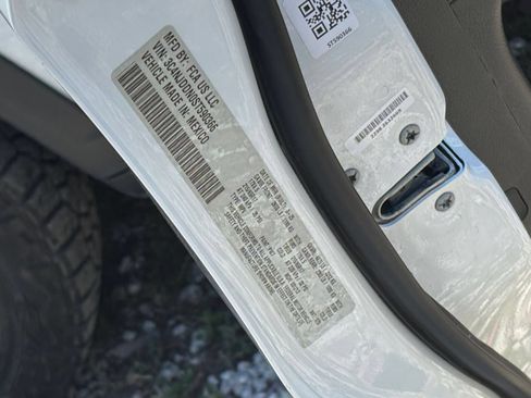 Used 2025 Jeep Compass Trailhawk AWD/4WD image 29