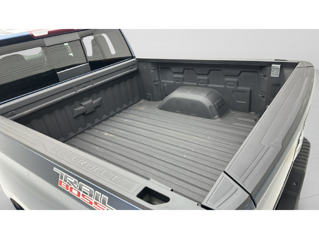 Used 2021 Chevrolet Silverado 1500 LT Trail Boss w/ Convenience Package II AWD/4WD image 9