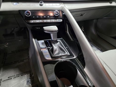 Certified 2023 Hyundai Elantra SEL w/ Convenience Package image 27