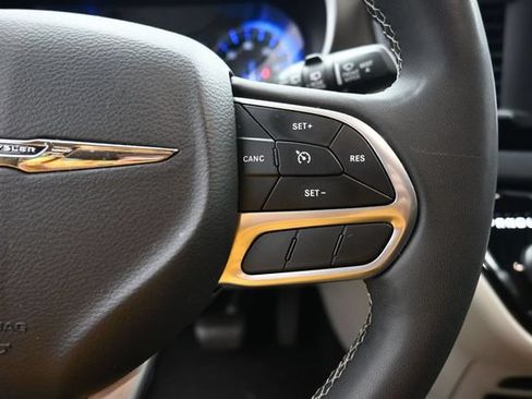 Used 2023 Chrysler Voyager LX FWD image 19