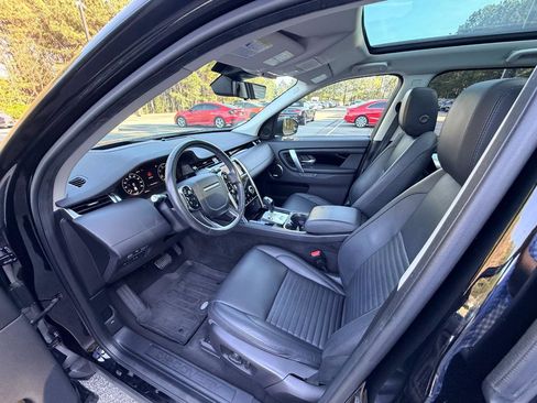 Used 2020 Land Rover Discovery Sport SE image 8