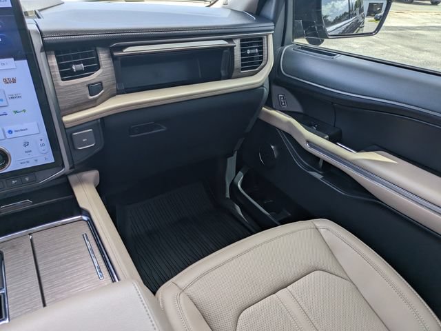 Used 2024 Ford Expedition Limited RWD image 18