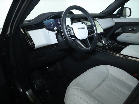 Used 2023 Land Rover Range Rover Sport SE image 16